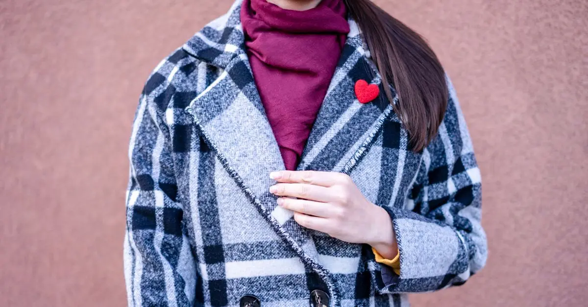 Come abbinare i colori per un outfit elegante e senza tempo