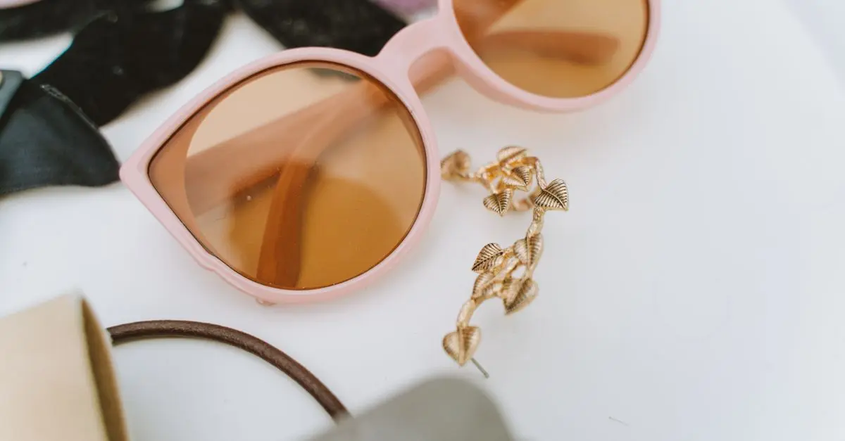 10 accessori indispensabili per un look elegante per ogni occasione