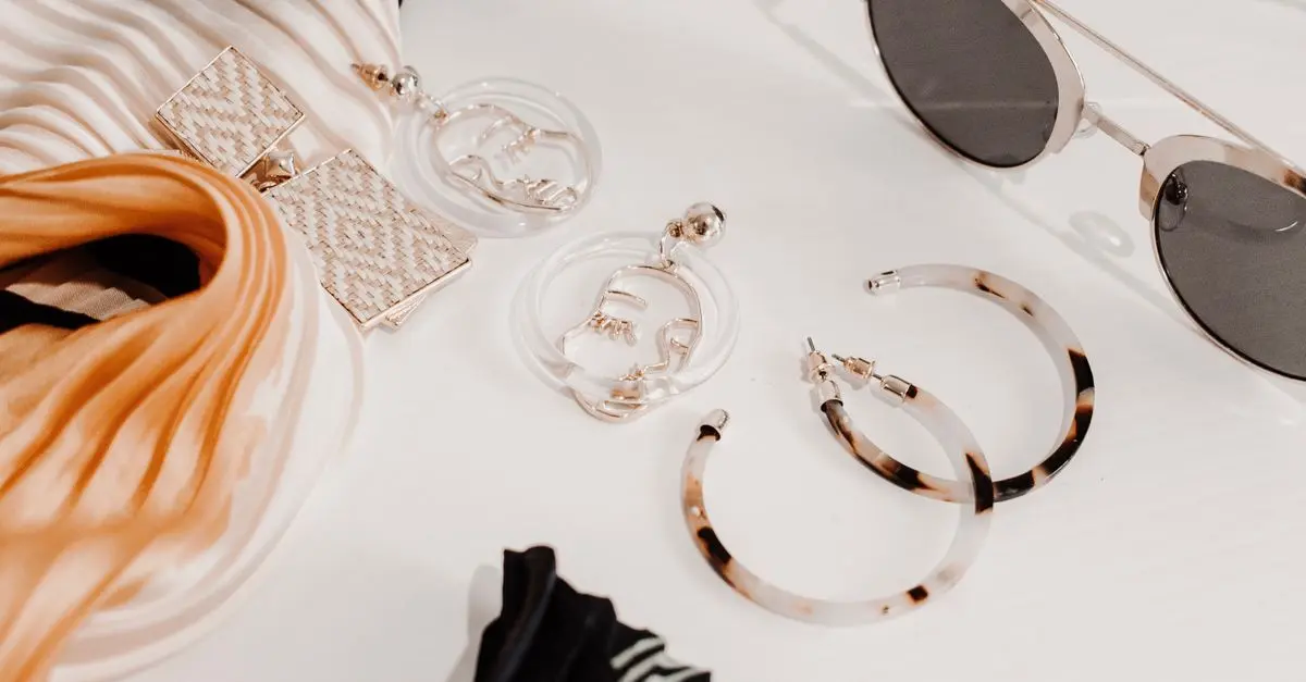 10 accessori da avere per un guardaroba elegante e versatile
