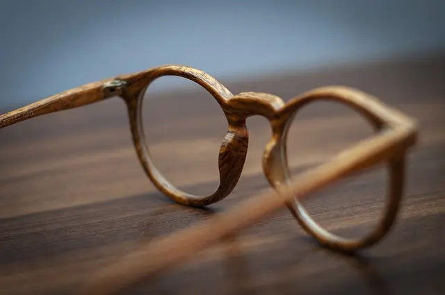 Come scegliere l'accessorio perfetto per un outfit elegante