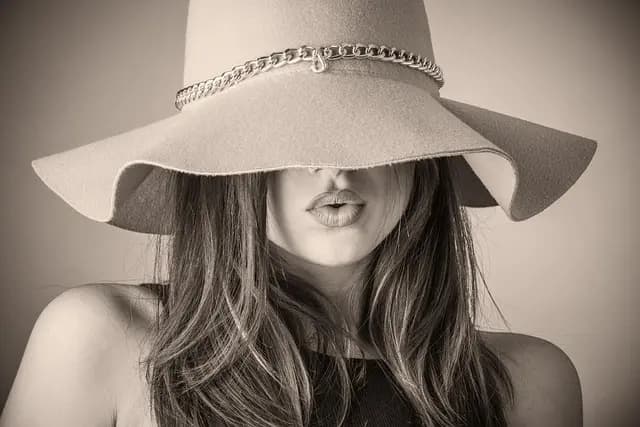 10 cose da sapere sui materiali per un look elegante