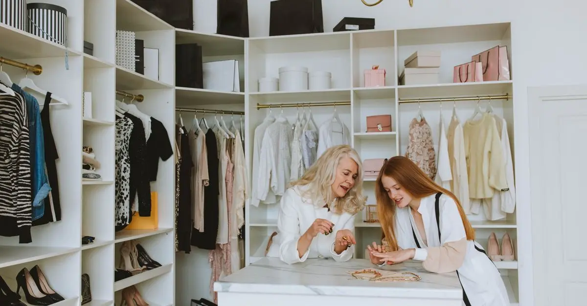 10 accessori indispensabili nel guardaroba femminile