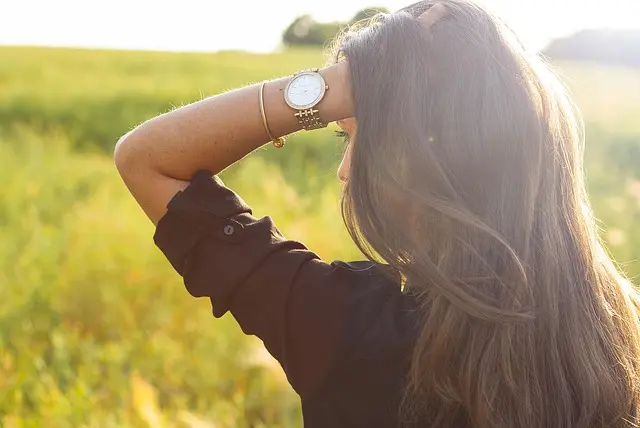 Come abbinare i gioielli per un look elegante e raffinato