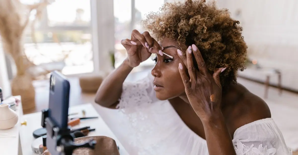 Come scegliere il trucco perfetto per il tuo look
