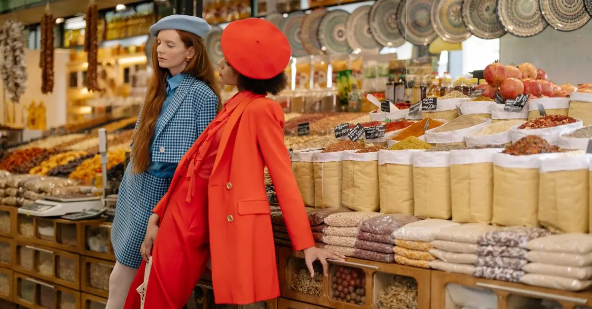 Come abbinare i colori per un look elegante e sofisticato