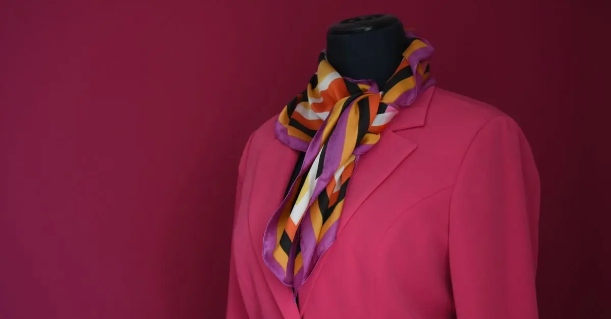 Come scegliere il giusto abbinamento per un look elegante