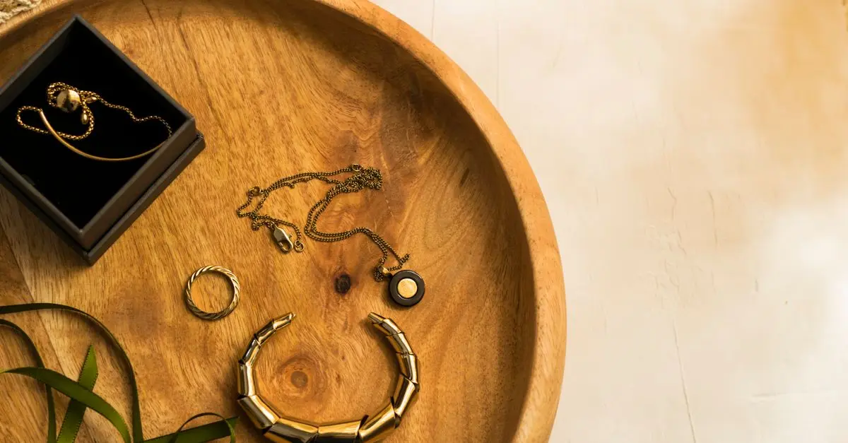 10 Accessori Chic da Avere per un Look Elegante