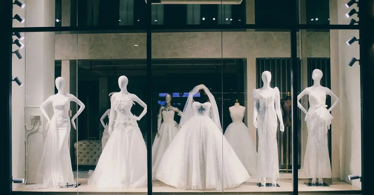 Come scegliere il vestito da sera ideale per ogni evento