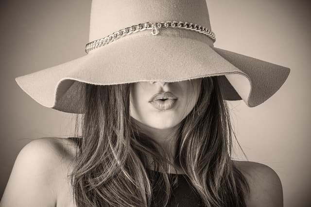 10 accessori must-have per il tuo guardaroba elegante