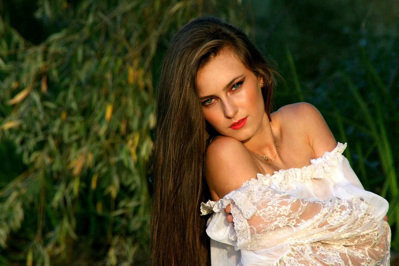Come abbinare il tuo trucco al look per ogni occasione